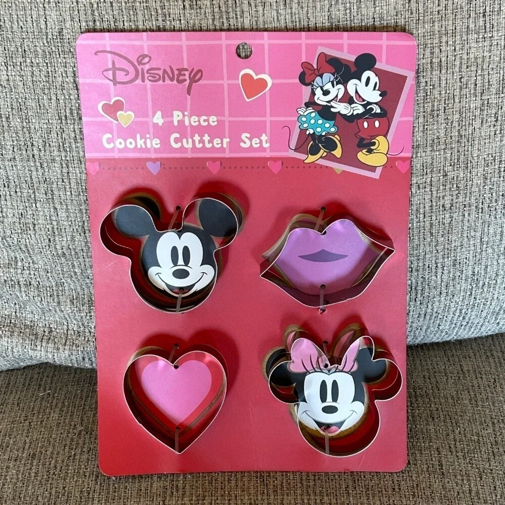 Disney Mickey & Minnie Mouse Cookie Cutters 4-Piece Set Valentine's‎ Day NEW